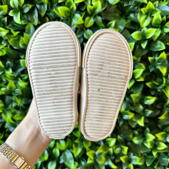 Old Navy Slip On Shoes Toddler Size 5 - Picture 6 of 6